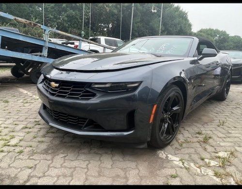 23款雪弗兰科迈罗津港现车手续齐40余万