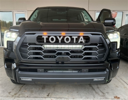 2023款丰田红杉SR5 TRD越野包售101万