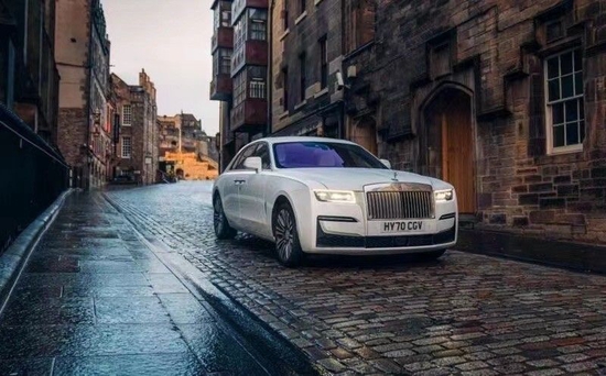 2022款劳斯莱斯古思特处处彰显极致优雅