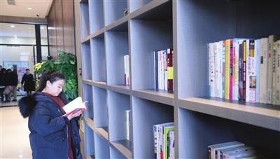 我市某品牌长租公寓整洁内景。本报记者 张磊 摄