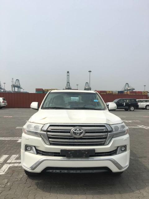 2017款丰田酷路泽4600配置价格年底特价