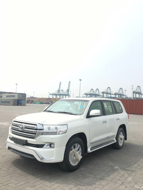 17款丰田酷路泽4600配置多选全国可分期