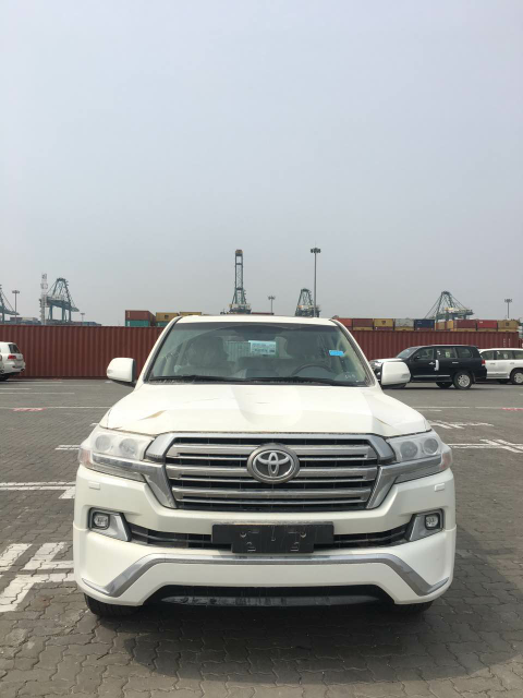 17款丰田酷路泽4600配置多选售可分期