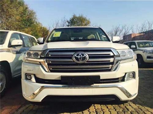 2018款丰田酷路泽5700年终疯抢无限让利