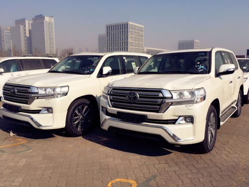 17款中东版丰田酷路泽5700现车专业销售