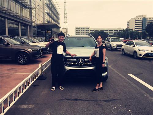 2018款奔驰GLS63现车颜色齐全寒冬底价