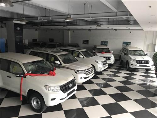 普拉多2700中东版展厅现车外观解密升级