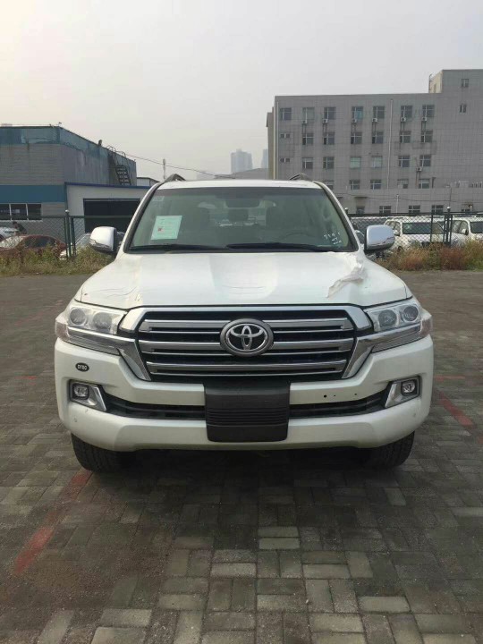 18款丰田酷路泽4000 华丽外表硬派车身