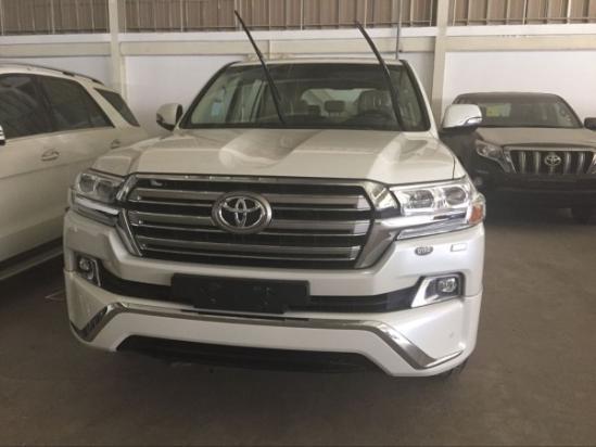 18款酷路泽4000现车全系 配置大解析