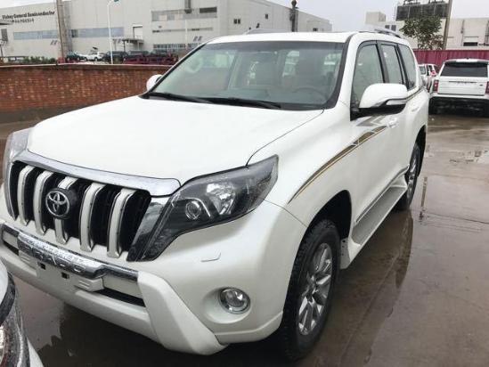 17款丰田霸道2700 裸车价格优惠霸气十足