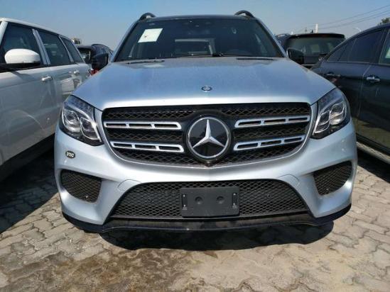17款奔驰GLS550现车优惠颜色多震撼促销