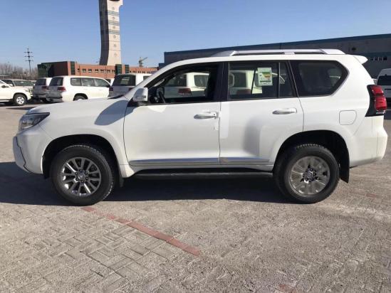 2018款丰田普拉多2700情暖冬日优惠连连