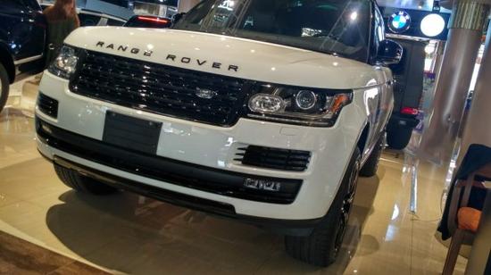 路虎揽胜行政黑曜版 现车多少钱优惠多少