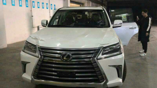 18款雷克萨斯LX570中东版白红最低报价