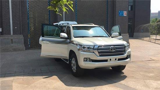 2018款丰田酷路泽4000 顶级配置专业详解