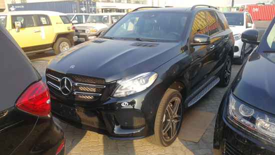 18款奔驰GLE400 设计突出线条和内敛气质