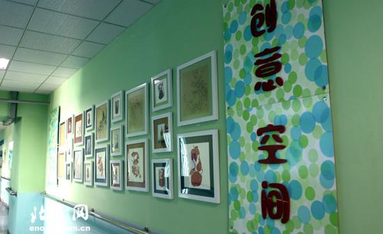 监区内的“创意空间”,用来展示服刑人员的作品