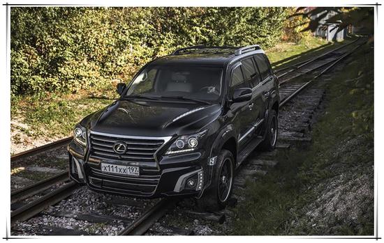 雷克萨斯LX570最豪华且霸气SUV秒杀添越