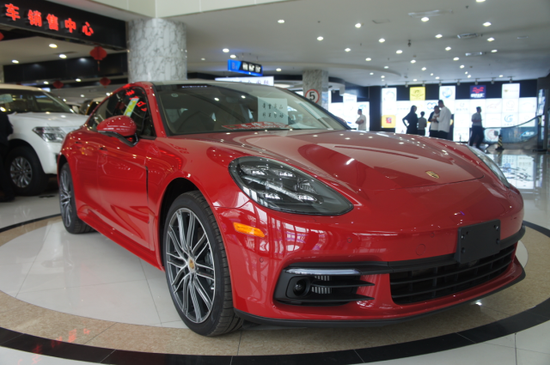 保时捷Panamera胭脂红高配全国仅此一台