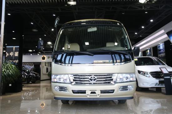 17款丰田考斯特中巴 16座改装版豪华本色
