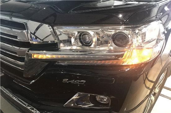 2017款丰田酷路泽5700最低配报价诱惑售