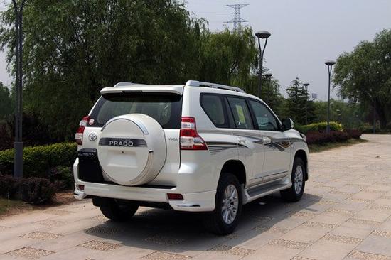 霸道4000中东版圣诞约“惠”购车送豪礼