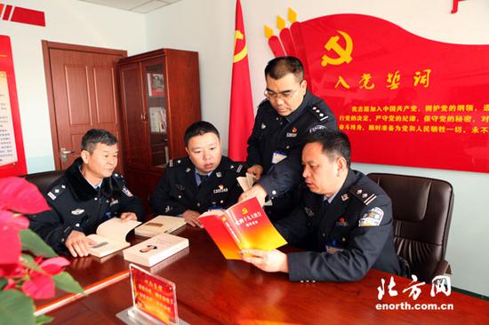 监区警察开展党建学习实践活动