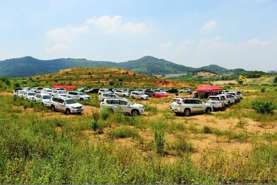 2017款丰田霸道3000 手续齐全上牌无忧