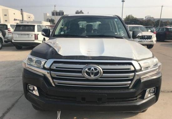 2018款丰田酷路泽5700高端奢华越野