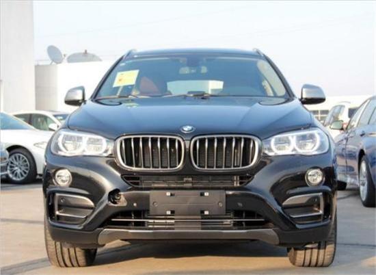 17款宝马X6 宝马X6引来更多的崇拜者