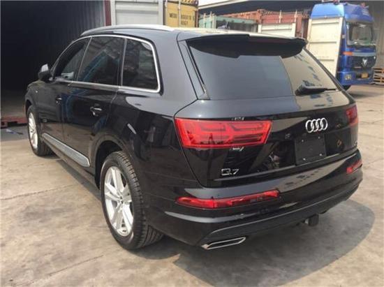 奥迪Q7现车配置运动感时尚感兼备底价售