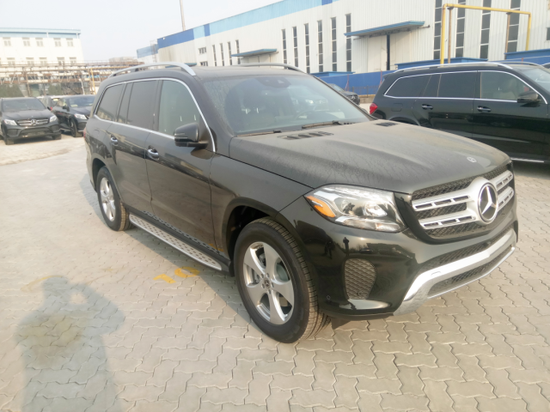 畅销车型2018款奔驰GLS450提车豪礼相送