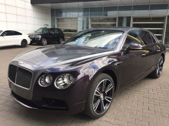 2018款宾利飞驰4.0T紫银双拼单选金属漆