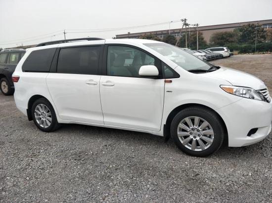 17款丰田塞纳加拿大版 七座商务居家风格