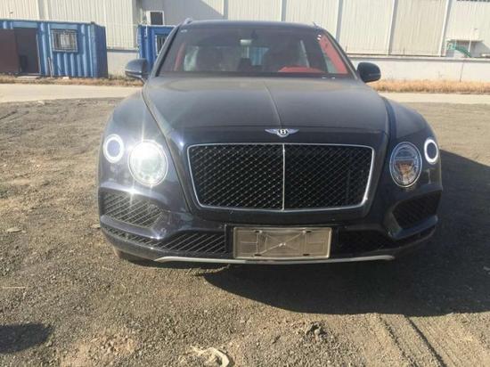 18款欧规宾利添越店内提车就有豪礼相送