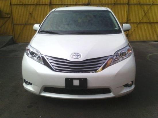 丰田塞纳经典豪华MPV现车年底超值促销