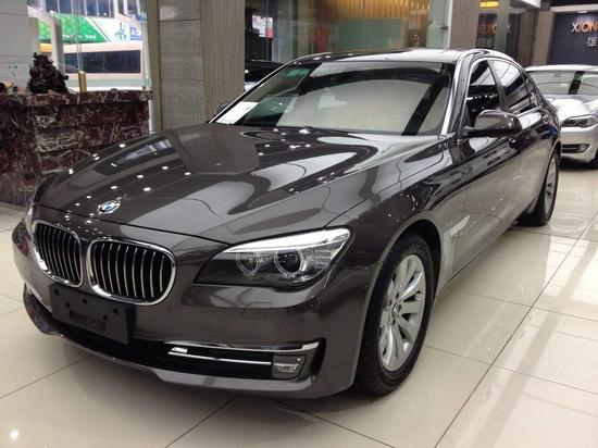 17款宝马730LI/740LI 详情配置对比分析