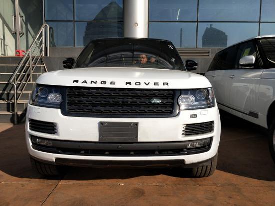 17款路虎揽胜行政限量黑耀版 强悍动力