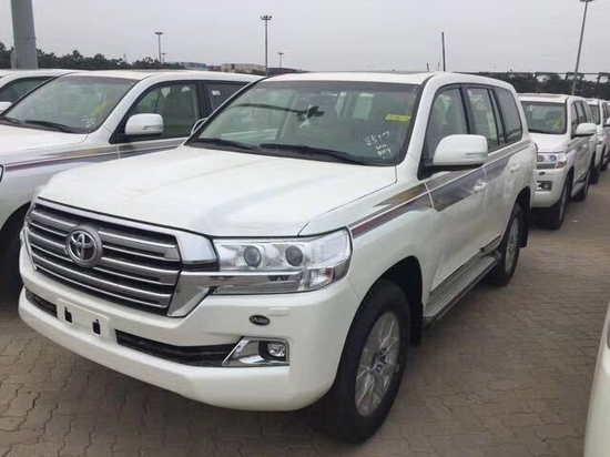 17款丰田酷路泽4000清仓促销18款到港