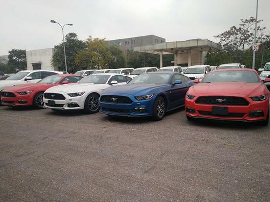 2017款福特野马2.3T颜色齐全现车充足