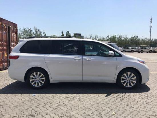 17款丰田塞纳两驱四驱车型具体参数配置