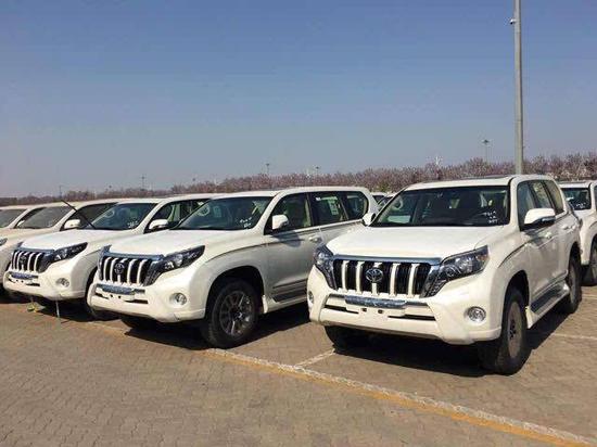 17款丰田霸道2700中东版详询致电经销商