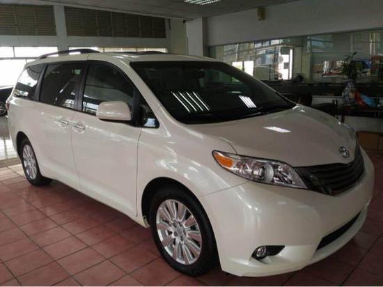 2017款加版丰田塞纳商务车 限时优惠中