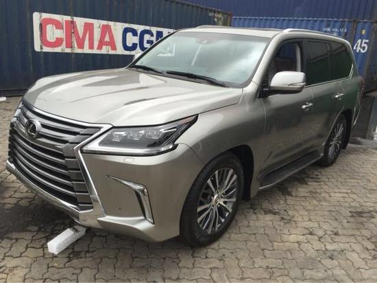 2018款雷克萨斯LX570 现车元旦直降25万