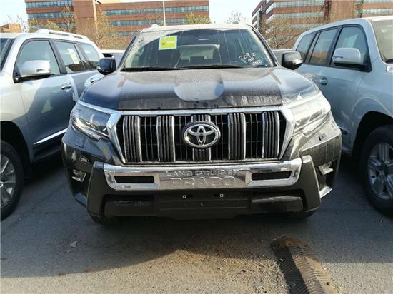 丰田霸道2700中东版到港实拍 全系升级