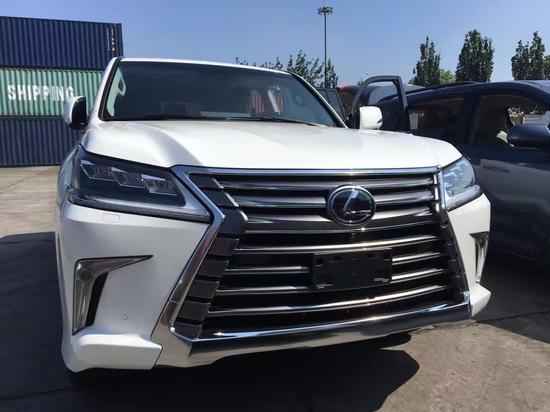 17款雷克萨斯LX570越野粗犷性格尽展风范