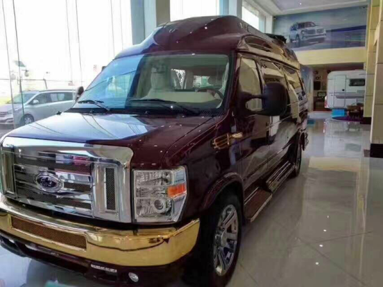 丰田E350平行进口现车优惠销售简洁大方