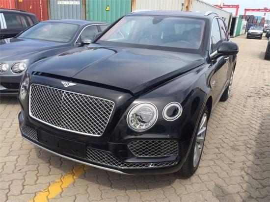 2017款宾利添越6.0T五座 秒批秒提车