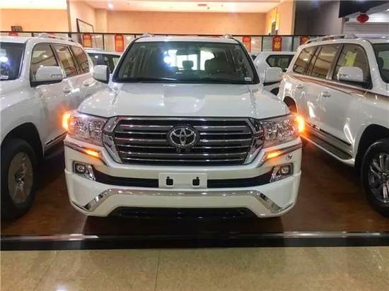 18款丰田酷路泽4000 中东版新款陆巡