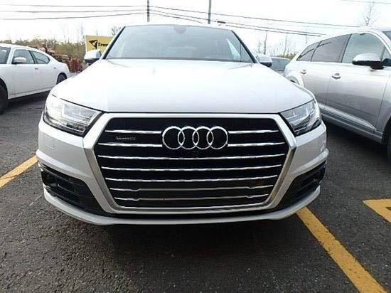 2017款奥迪Q7大气沉稳 造型为设计加分